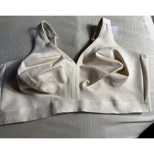 New Cacique 42DDD Bra Nude Unlined Full Coverage No Wire Back Close Wireless A23